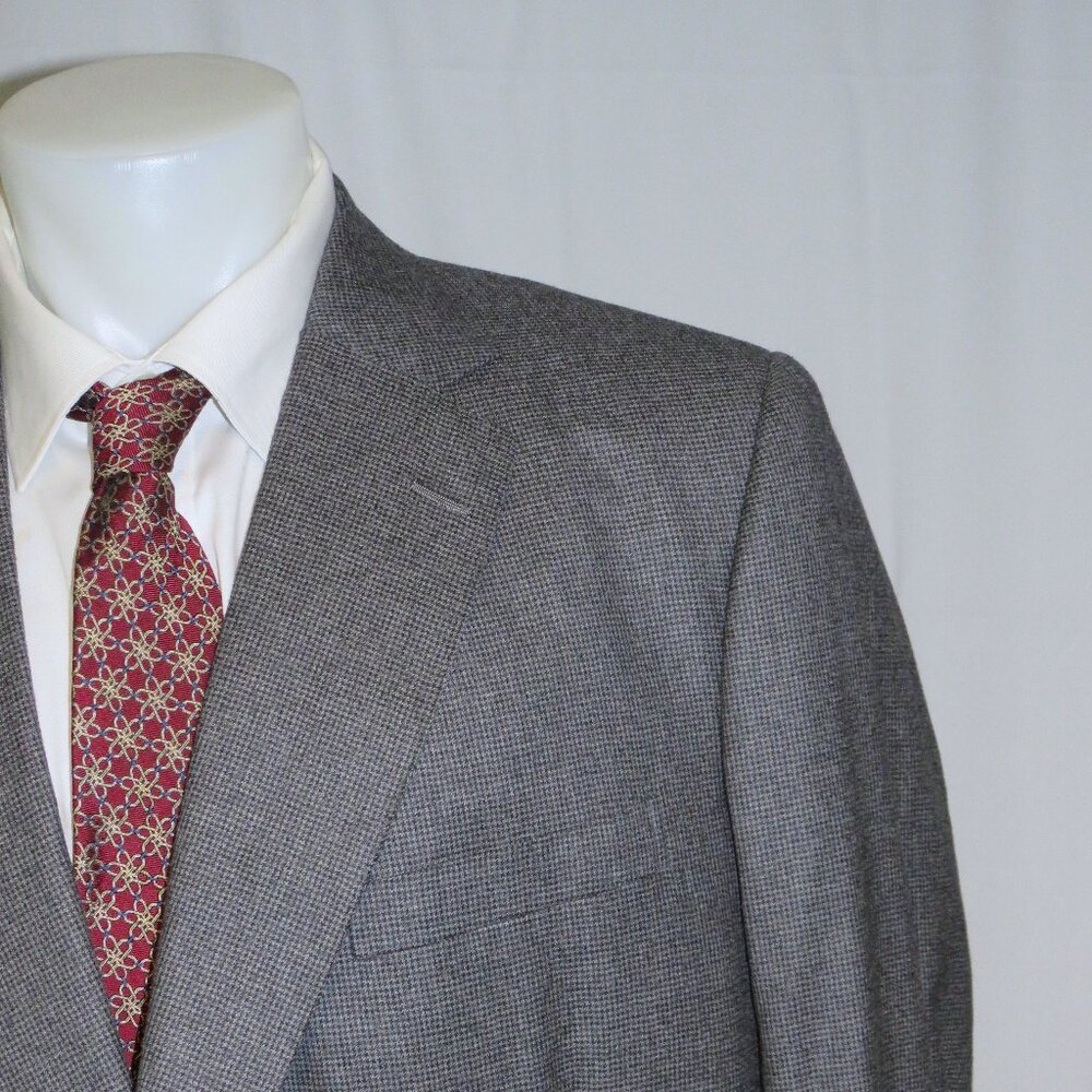 Henry Poole Savile Row 2019 Gray Puppytooth Bespoke Portly Two Button Suit 48R